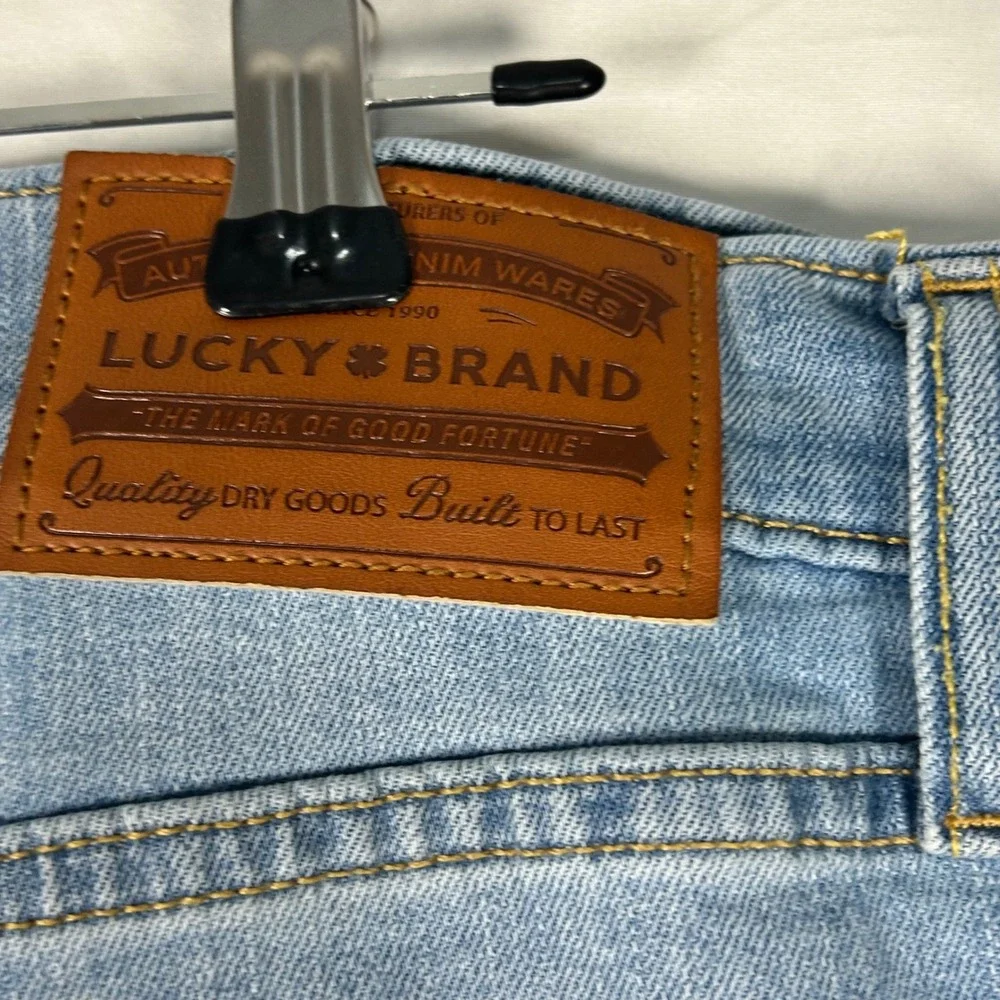Lucky Brand Jeans Mens 32x30 Light Blue Wash Straight Leg Classic Denim Pants